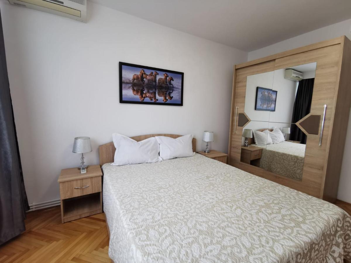 Apartament Carla-Maria Deva Buitenkant foto
